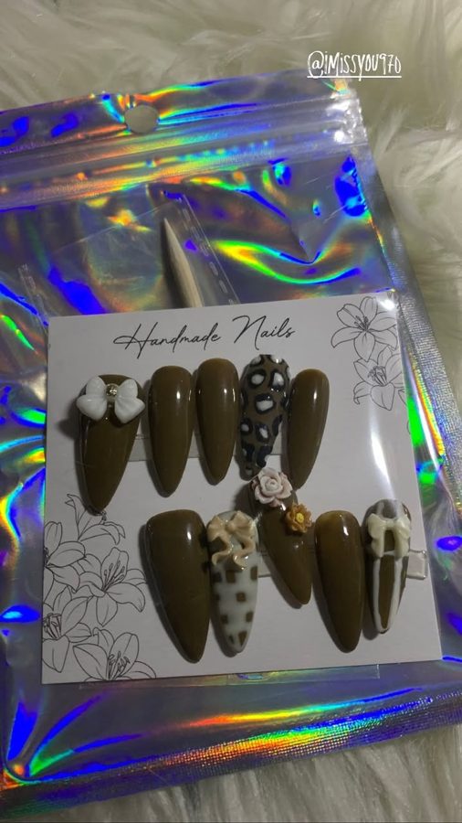 橄欖綠系手工美甲片,附包裝卡